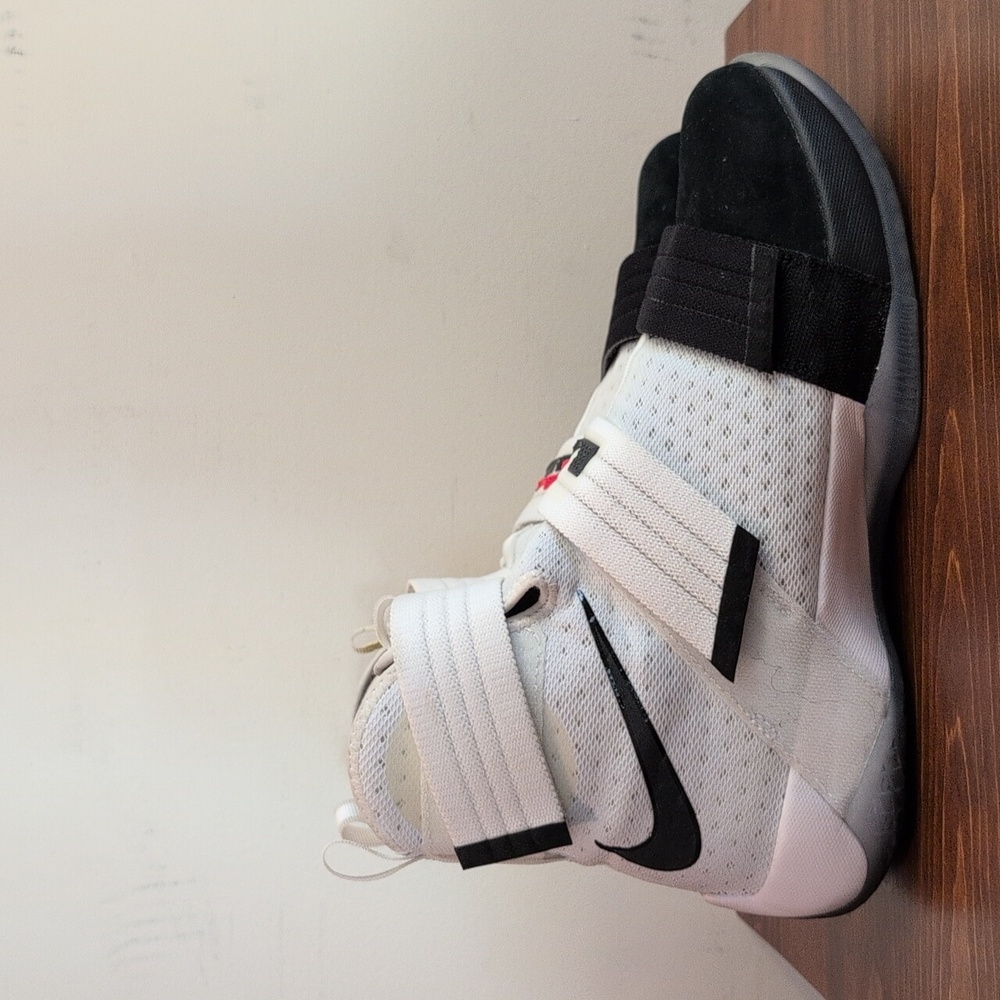 Nike Lebron Soldier 10 X Sz 11